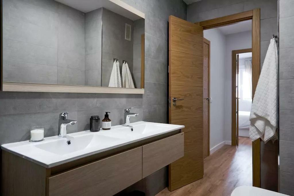 Luxury Apartment Merced By Nagoa Homes มาลากา ภายนอก รูปภาพ